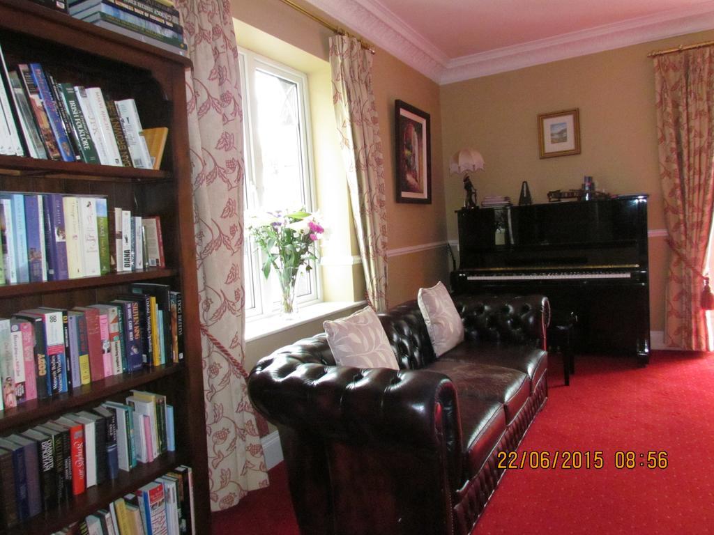 Gate Lodge B&B Portumna Exterior photo